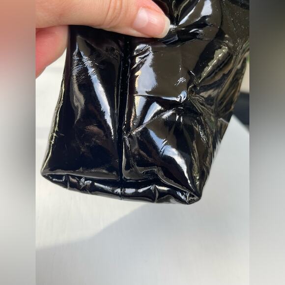 🌿 KASSL Bag Lady Lacquered Leather Shoulder Bag in Black - Picture 9 of 17